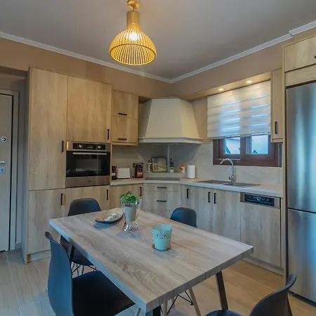Comfy 2-room Sea View In Town. Appartamento