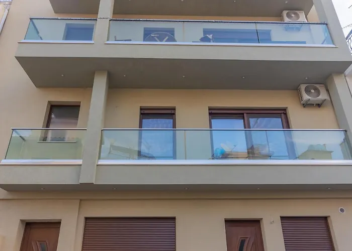 Comfy 2-room Sea View In Town. *